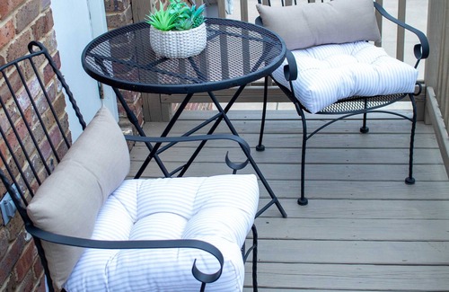 Lawrenceburg Haus | The LawCo Loft - In the heart of Lawrenceburg, TN 2 Bedroom/1Bathroom