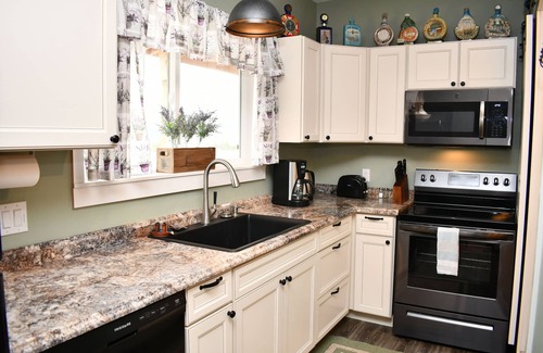 Philipsburg Haus | The Lazy 8 Apartment