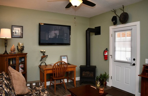 Philipsburg Haus | The Lazy 8 Apartment