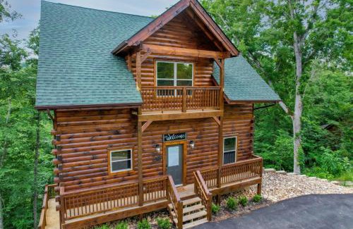Sevierville Haus | The Lazy Bee - Mountain Views, Pool, Hot Tub & Games for All