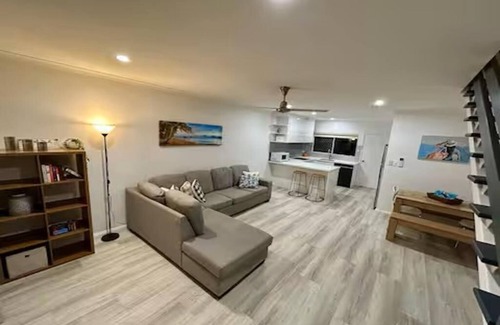 Trinity Beach Haus | The Lazy Break at Trinity 400m from the beach with great of bars and restaurants