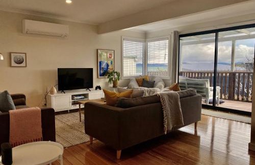 Primrose Sands Haus | The Lazy Fig - Ocean Views, Orchard & Pizza Oven