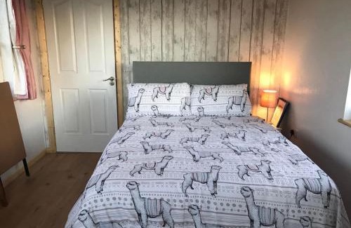 Ballyshannon Wohnung | The Lazy Llama Farm Stay Shepherd Hut