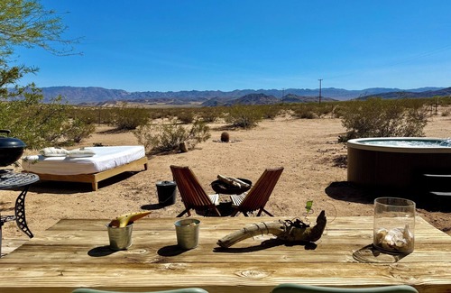 Twentynine Palms Kabine | The Leeds Cabin: A Civilization Escape