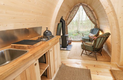 Richmond Hütte | THE LEVERET, pet friendly, with hot tub in Eppleby