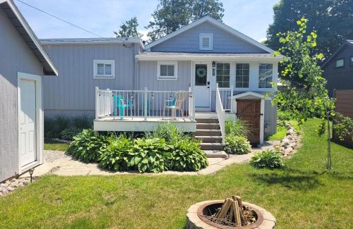 Beulah Haus | The Lily Pad On Benzie Blvd - Super Cute!