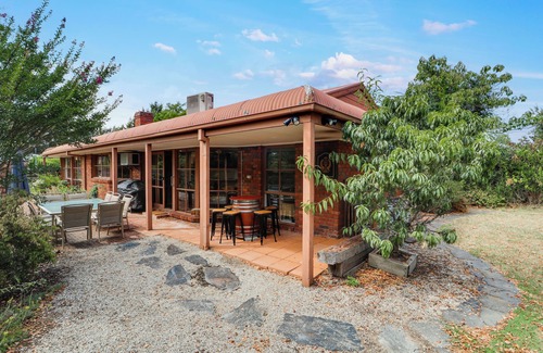 Mansfield Haus | The Link Mansfield - Family Friendly Home - Sleeps 11