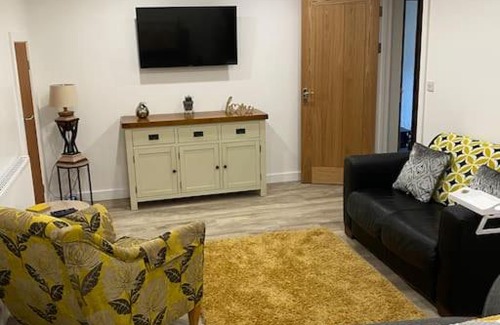 Newbridge Wohnung | The Lions Den flat at the red lion public house.