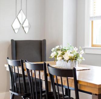 Perrysburg Haus | The Little Blue Bungalow - Walk to Shops & Eats