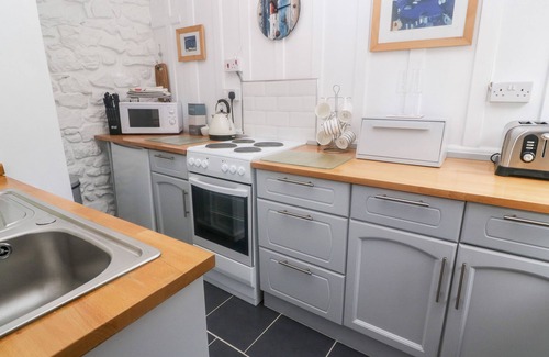 Mousehole Hütte | THE LITTLE NET LOFT, pet friendly, with open fire in Mousehole