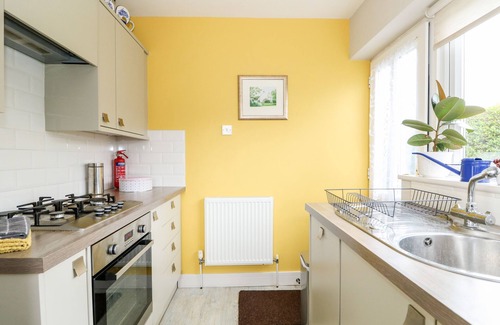 Overstrand Haus | THE LOBSTER POT, pet friendly, country holiday cottage in Overstrand