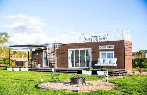 Ngelani Kabine | The Locke and Key Experience