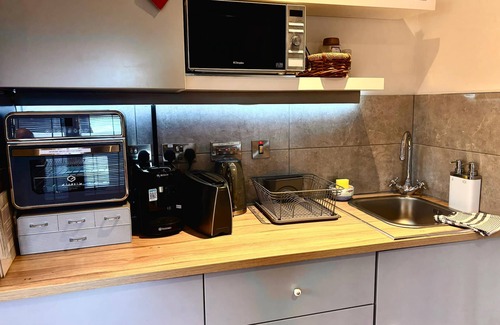 Malahide Kabine | Wunderschöne, einzigartige und private Lodge in den ruhigen, reifen Gärten