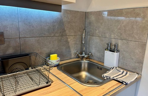 Malahide Kabine | Wunderschöne, einzigartige und private Lodge in den ruhigen, reifen Gärten