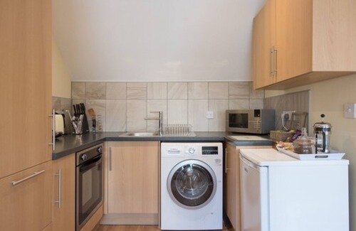 Broadway Haus | The Lodge at Broadway