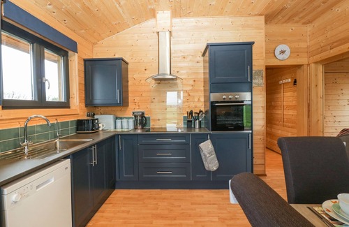 Middlezoy Hütte | The Lodge at Crossroads Farm