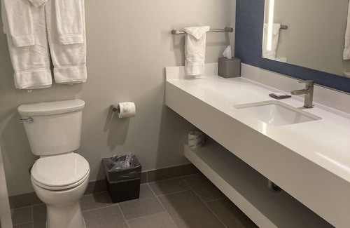 Corning Hotel | The Lodge at Rolling Hills Casino