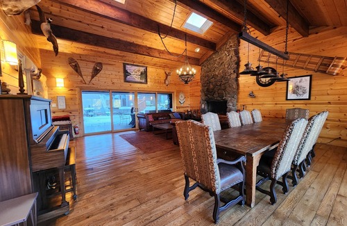 Red Feather Lakes Haus | The Lodge at Phantom Lake Ranch with private lakes and hiking trails