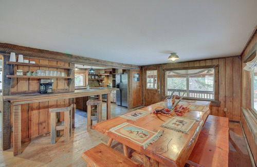 Trout Creek Haus | 'The Lodge' in Trout Creek < 1 Mile to Reservoir!