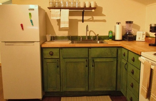 Hot Springs Haus | The Loft at Aspen Pine with Wi-Fi, AC in wonderful Hot Springs