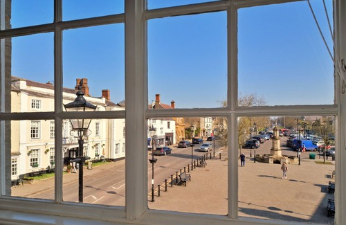 Brackley Wohnung | The Loft at Brackley Town Hall by Interhome