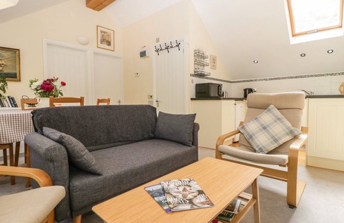Compton Martin Hütte | THE LOFT AT NORDRACH LODGE, pet friendly, with open fire in Blagdon