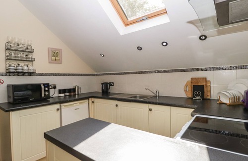 Compton Martin Hütte | THE LOFT AT NORDRACH LODGE, pet friendly, with open fire in Blagdon
