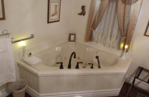 Madison Bed & Breakfast | The Lost Pearl