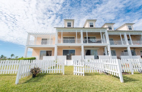 Palm Cay Haus | The Lucayan at Palm Cay - Luxury 4BR-Gated MarinaResort~Pool~Beach~Tennis