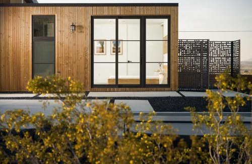 Panorama Heights Haus | The Lunawood - Lux Home Pool and Spa