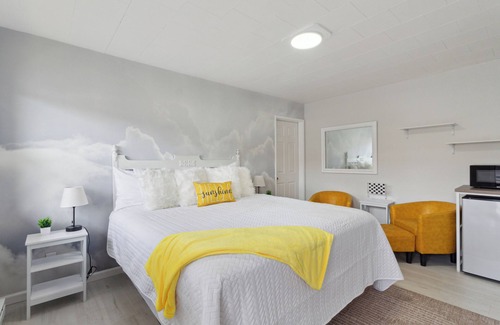 Arcadia Hotel | The Luxe King Room 1