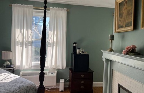 Woodsfield Wohnung | The Magnolia Room w/ Queen Bed