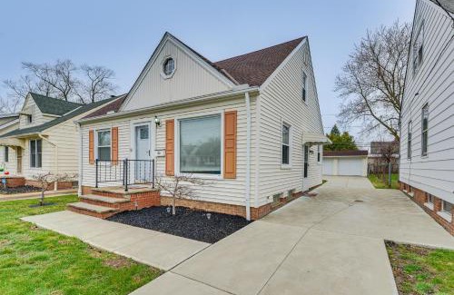 Maple Heights Haus | The Maple Tree Home 14 Mi to Downtown Cleveland