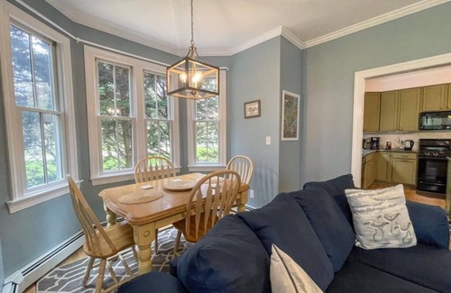 Village Green Haus | The Marlin House, 6 bedrooms 4 full baths sleeps 16 & pet friendly