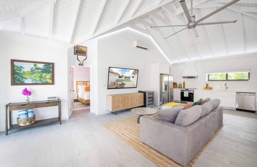 North Side Eigentumswohnung | The Mastic Cana LUXE Cottage & Pool on North Side