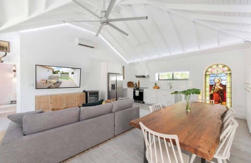 North Side Eigentumswohnung | The Mastic Cana LUXE Cottage & Pool on North Side