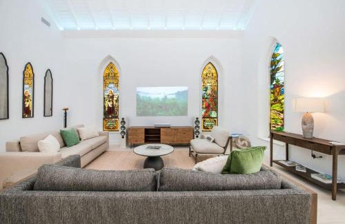 North Side Haus | The Mastic Cottage Collection