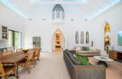 North Side Haus | The Mastic Cottage Collection