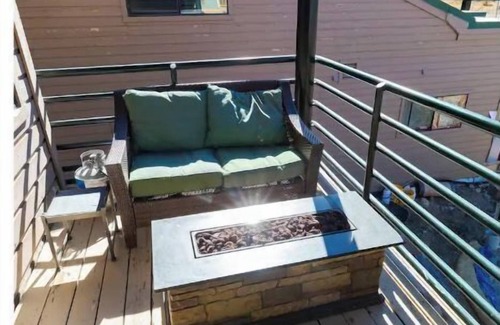 Kirkwood Wohnung | The Meadows-Cozy Hotel Room W/Deck