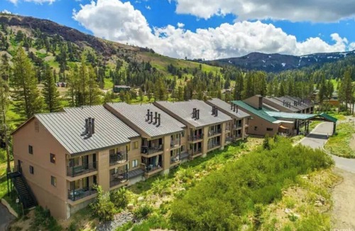 Kirkwood Wohnung | The Meadows-Cozy Hotel Room W/Deck