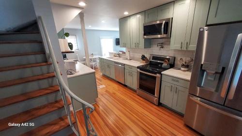 Bowling Green Haus | The Meeker House (Charming 3/4 Bedroom Home)