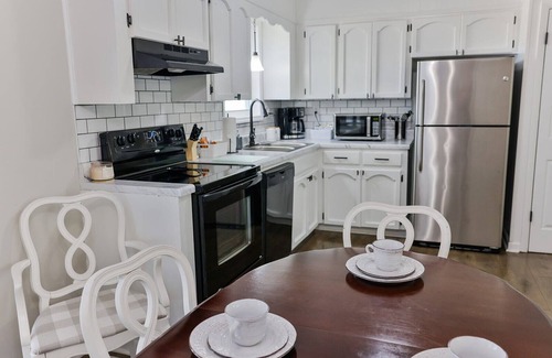 Oxford Haus | The Merrimac House: Cute, Cozy and very Convenient to I-20 in Oxford, Al.