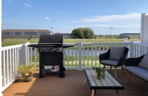 West Fargo Haus | The MikkonINN - Modern 3 bed home by The Lights