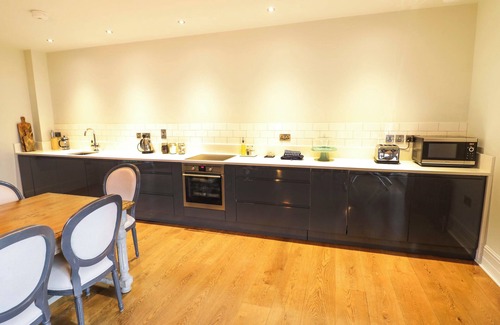 Moreton Hütte | THE MILLHOUSE, pet friendly, luxury holiday cottage in Welland