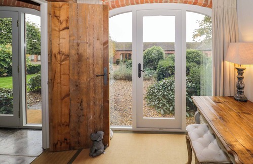 Moreton Hütte | THE MILLHOUSE, pet friendly, luxury holiday cottage in Welland