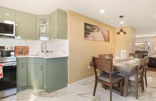 Valley Stream Wohnung | The Mod Pad: 15 min from Airport: Free Parking