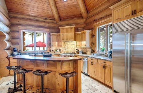 Marion Haus | The Montana Manor, Custom Log Estate Sleeping 14
