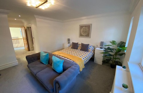 Canford Cliffs Villa | The Moondance Villa A stunning Italian styled mansion near Sandbanks