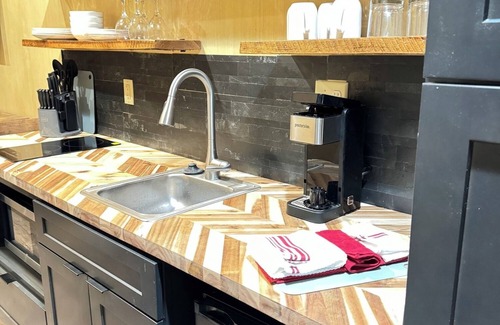 Tie Plant Kabine | The most unique getaway experience in North Mississippi!