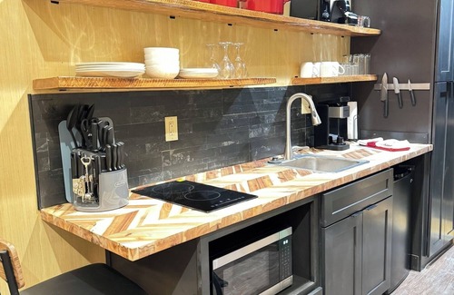 Tie Plant Kabine | The most unique getaway experience in North Mississippi!